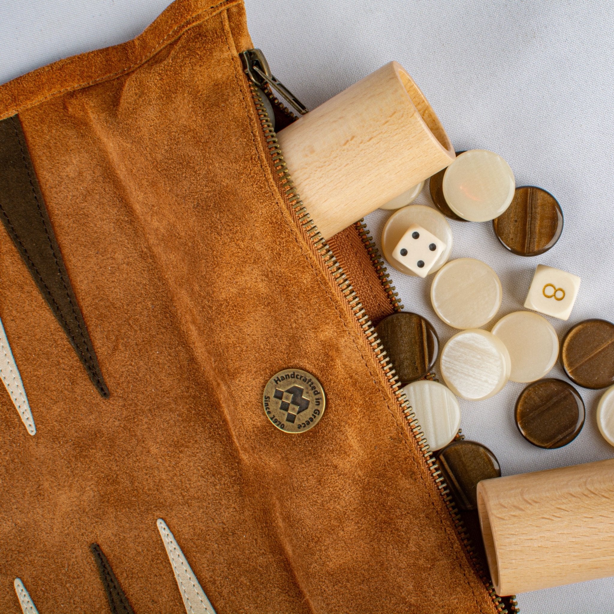 Backgammon de voyage - Roulable - Cuir Marron - Backgammon en cuir de voyage - Rouge et Noir