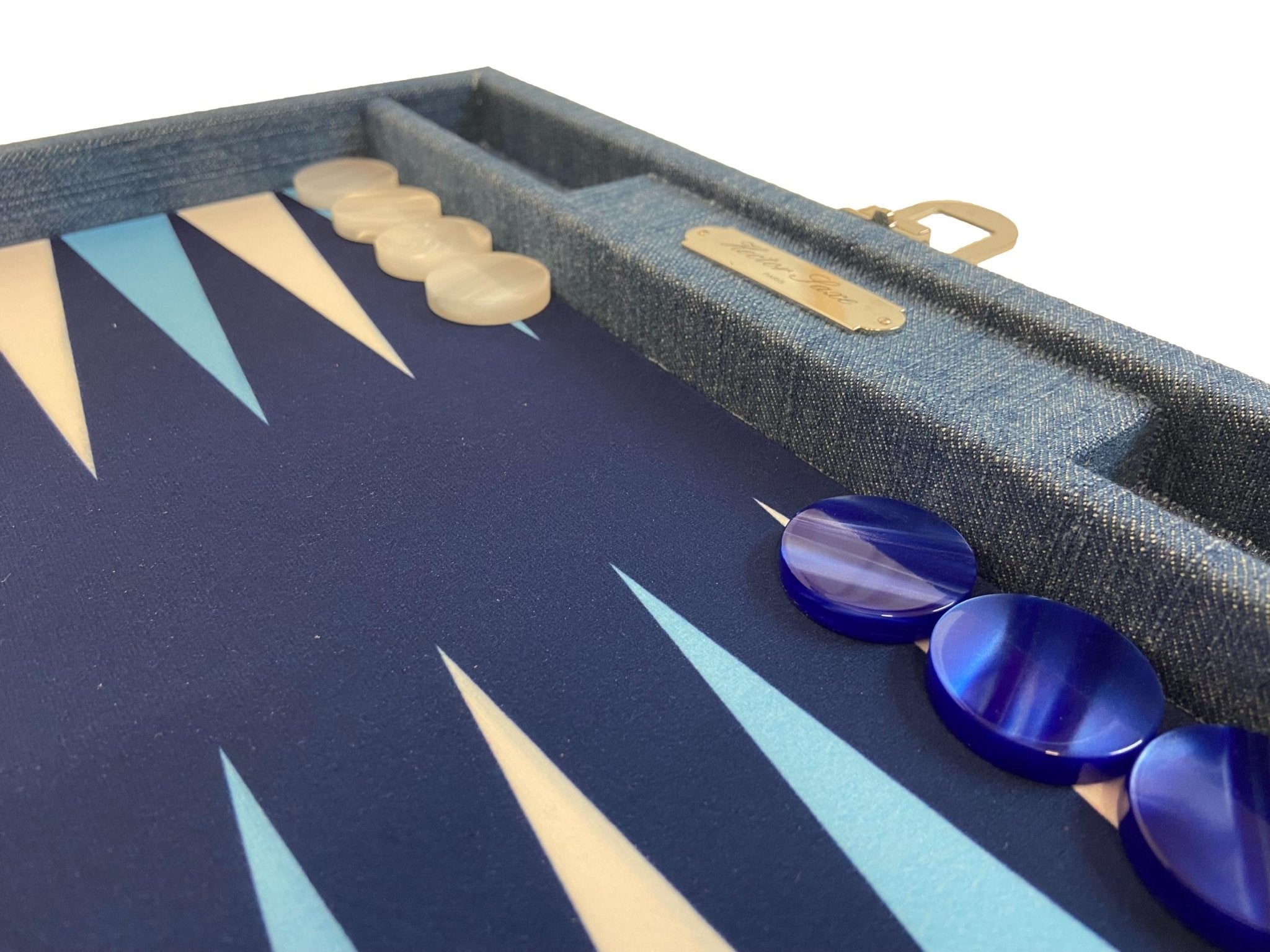Backgammon Hector Saxe - Jeans Bleu Clair - Grand - Backgammon en cuir vegan - Rouge et Noir