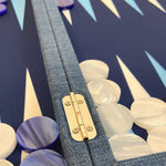 Backgammon Hector Saxe - Jeans Bleu Clair - Grand - Backgammon en cuir vegan - Rouge et Noir