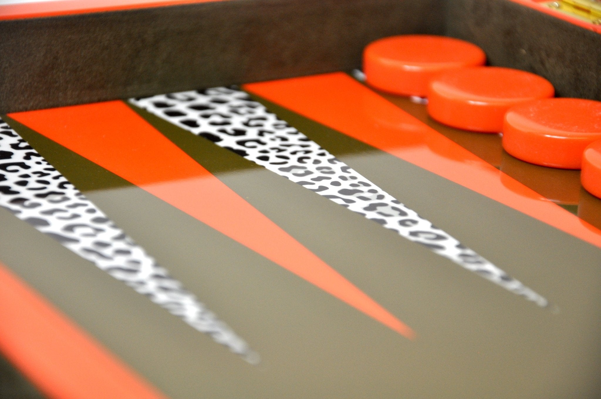 Backgammon Luxe en bois laqué - Léopard - Backgammon en bois laqué de luxe marqueté cadeau adulte - Rouge et Noir