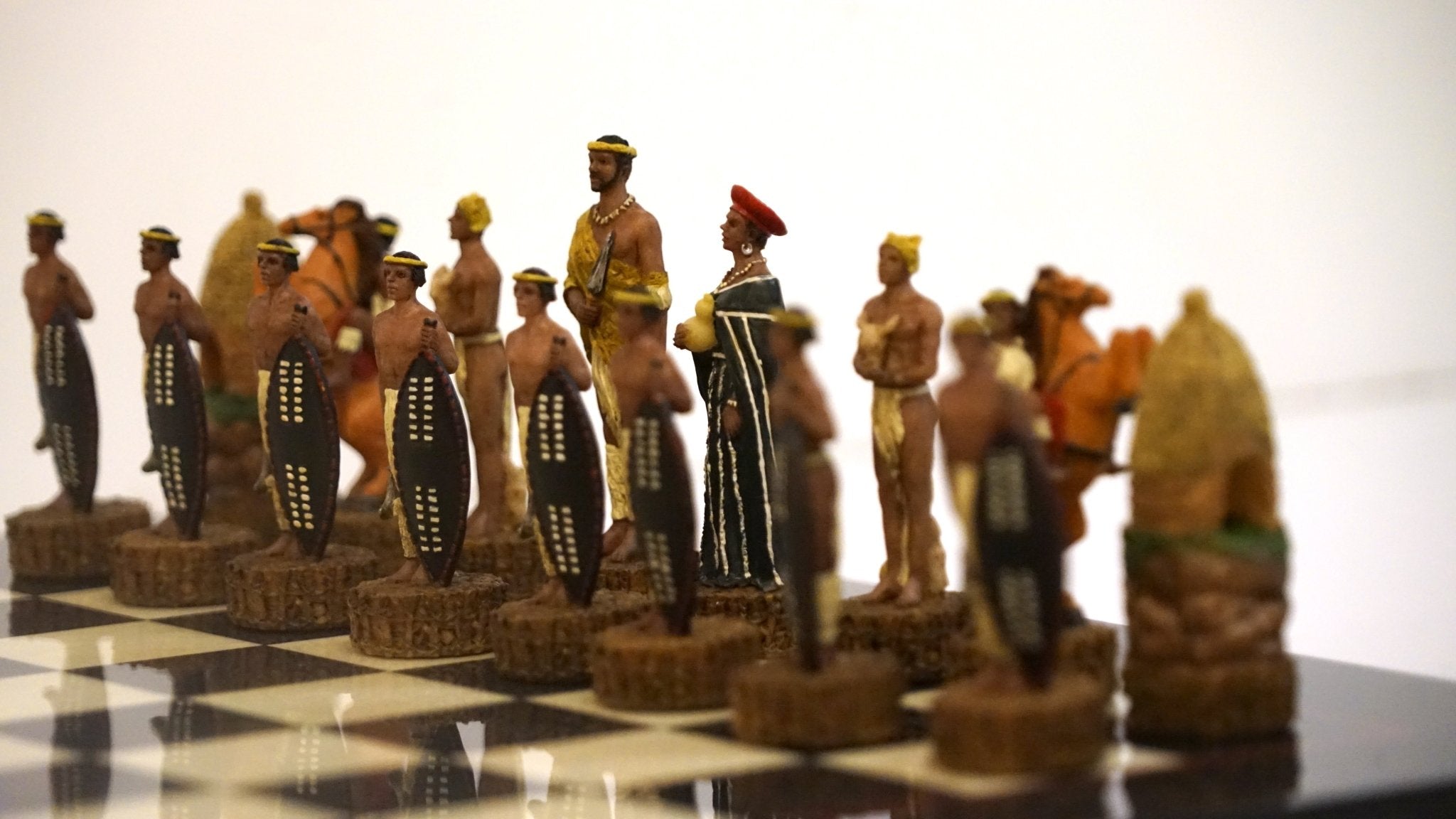 Ensemble les anglais contre les zoulous - Laqué noir - ensemble échecs décoratif - Rouge et Noir