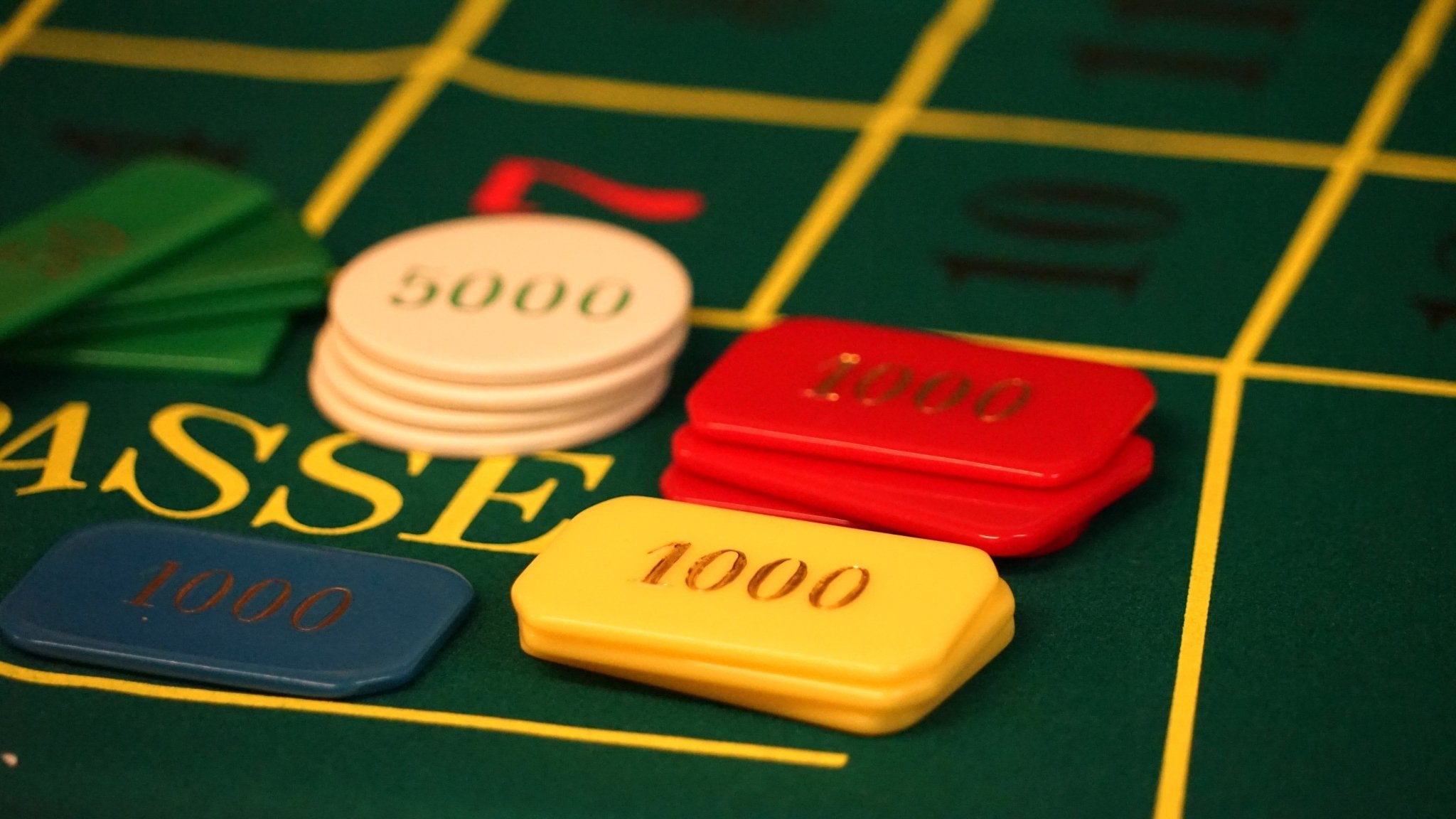 Exemplaire unique - 200 jetons ancien Bakélite - coffret de poker de luxe - Rouge et Noir