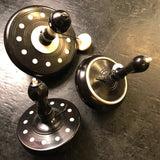 Toupie en ébène et Ivoirine à bouton - GM - Toupies cadeau bel objet - Rouge et Noir