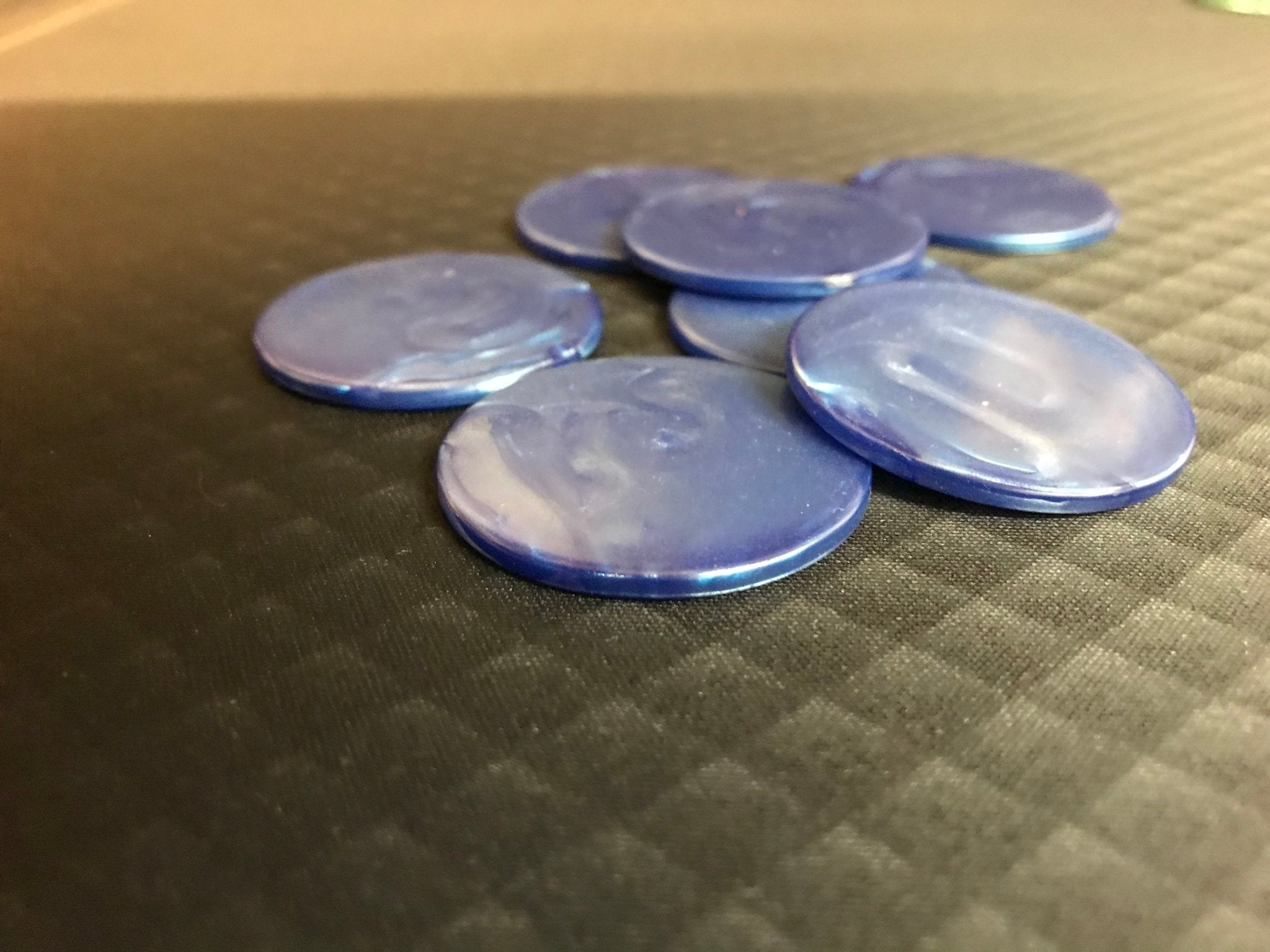 Jetons de 421 marbrés - Bleu - par 25 - jeu de dés coffret de dés - Rouge et Noir