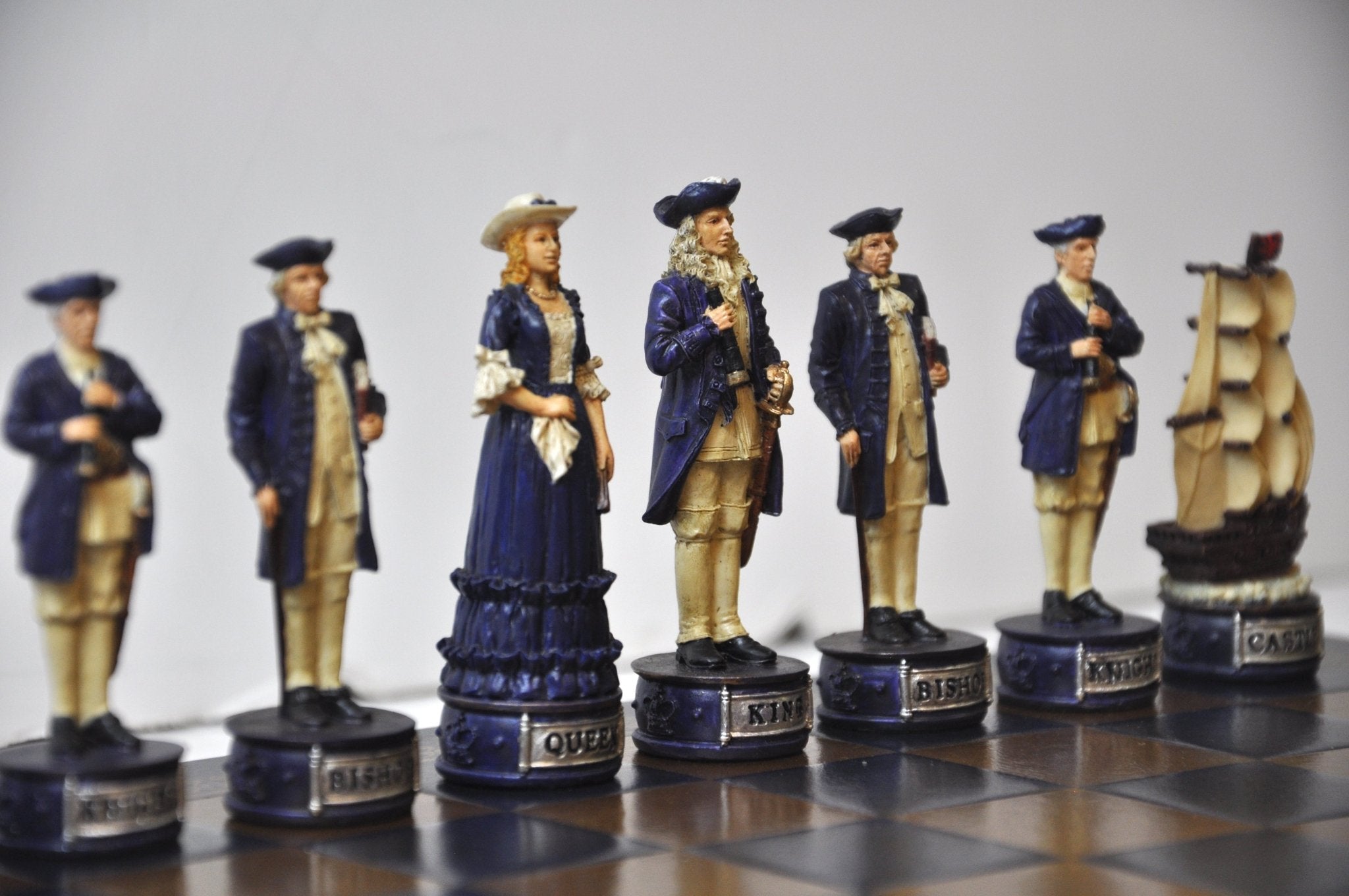 Pièces Pirates / Marine - Pièces d’échecs décoratives figuratives - Rouge et Noir