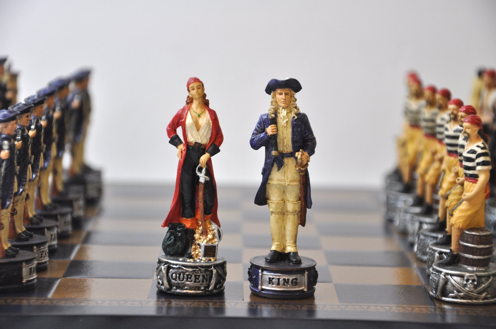 Pièces Pirates / Marine - Pièces d’échecs décoratives figuratives - Rouge et Noir