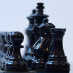 Pièces Ultimes - laquées Bleu / Crême - Pièces d’échecs classiques et décoratives figuratives - Rouge et Noir