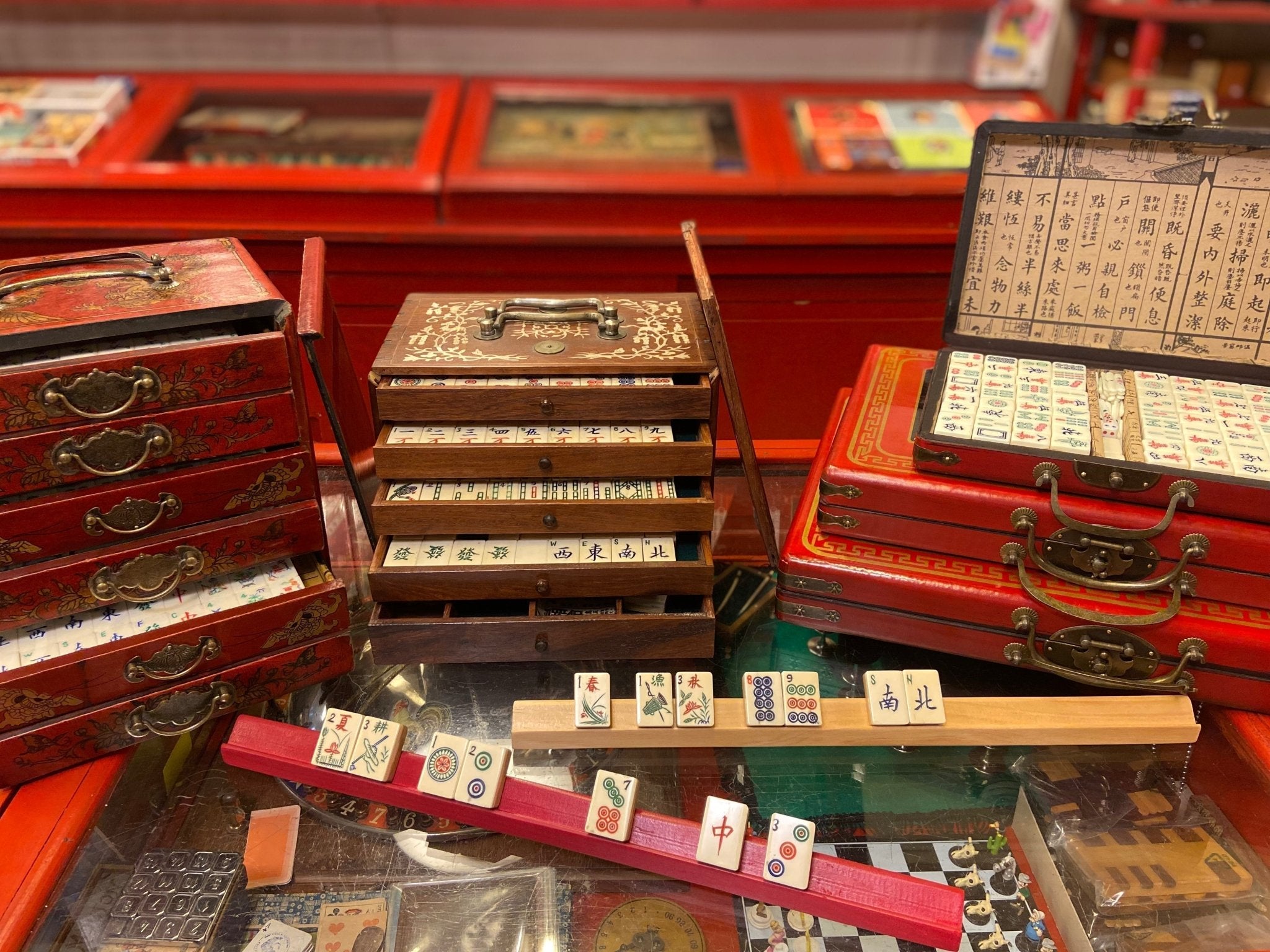 Comment jouer au mah-jong ? Les règles simplifiées - Rouge et Noir