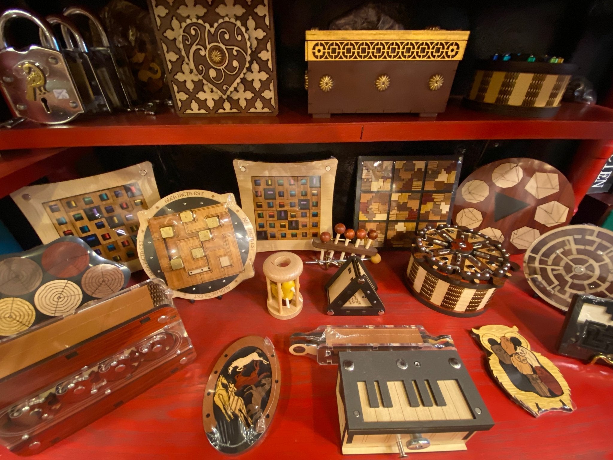 Les 16 cadeaux à offrir à un amateur de casse-tête - Rouge et Noir