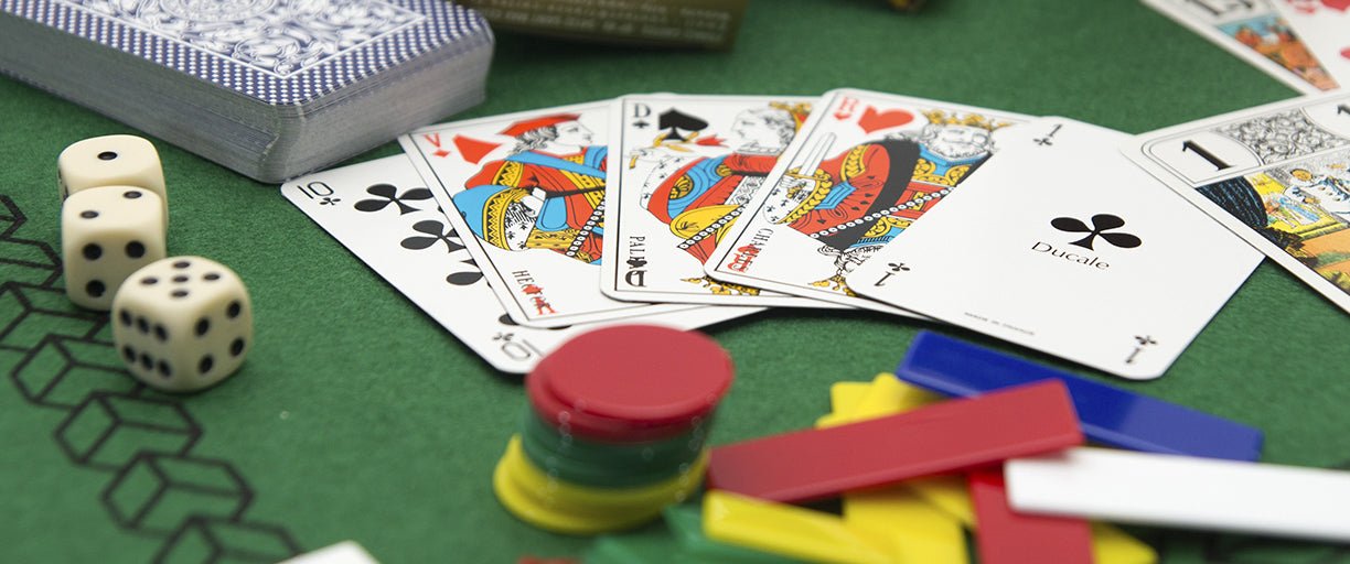 Les 14 cadeaux à offrir à un joueur de belote