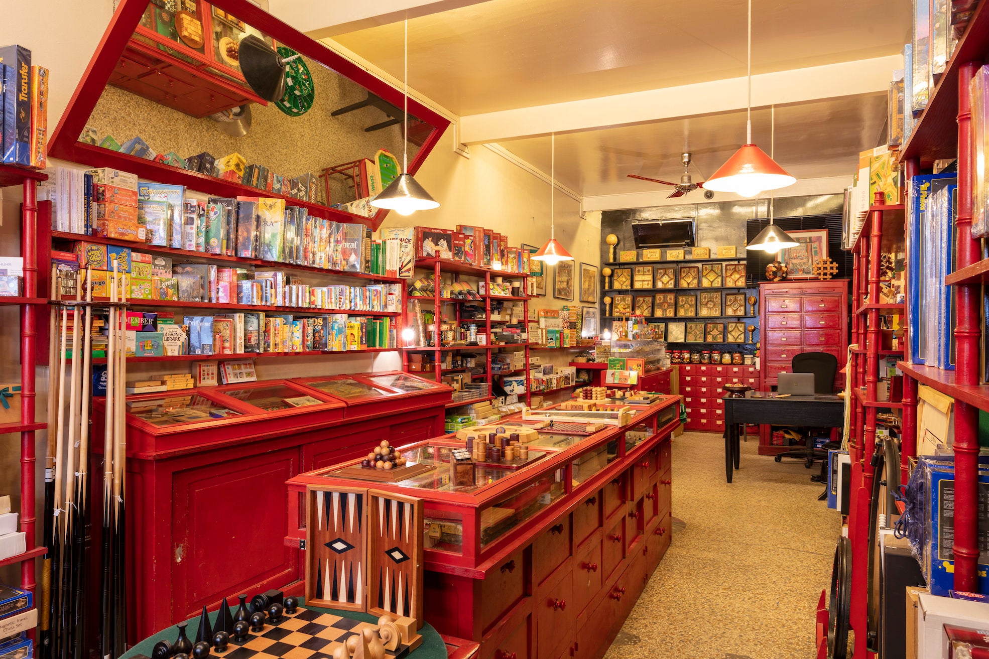 Boutique de jeux traditionnels Rouge et Noir, Paris 6ème