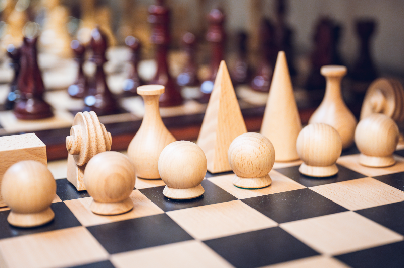 Jeu d'échecs en bois luxe noir et blanc