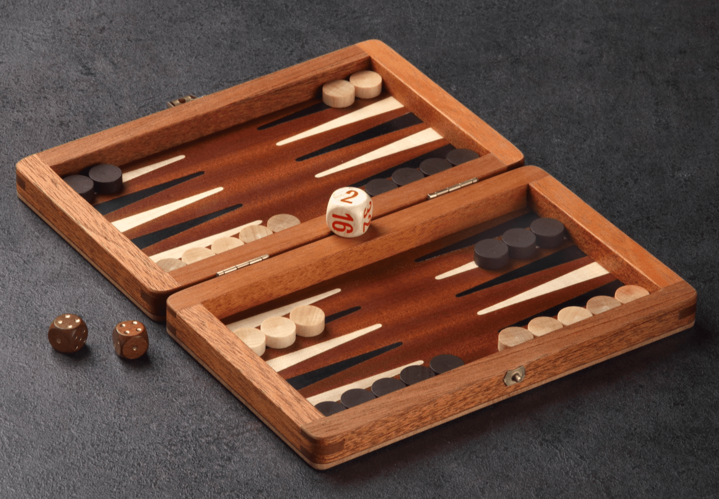 Backgammon de voyage en bois marqueté - Magnétique - Acajou - Backgammon de voyage en bois marqueté de voyage - Rouge et Noir