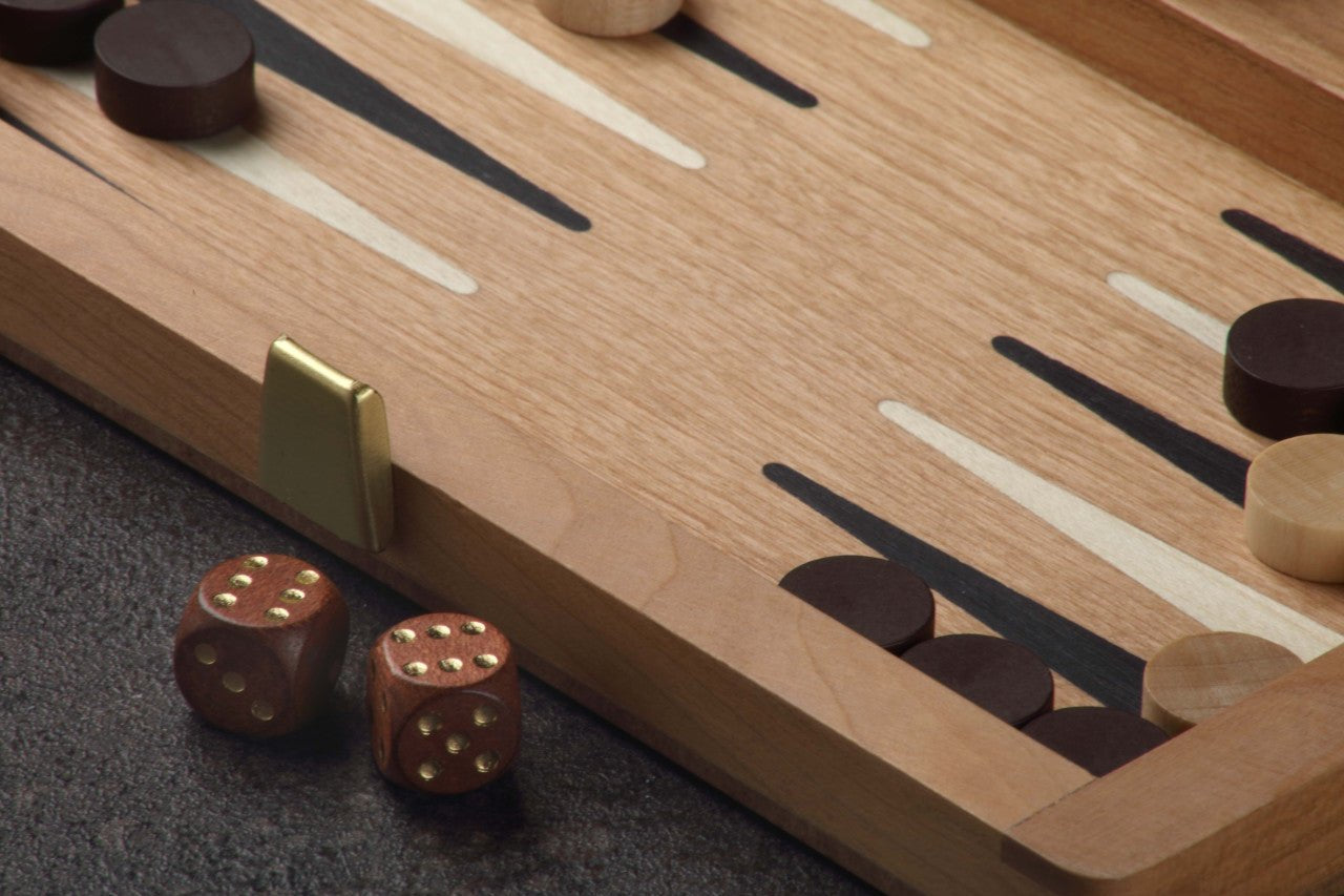 Backgammon de voyage en bois marqueté - Magnétique - Merisier - Backgammon de voyage en bois marqueté de voyage - Rouge et Noir