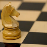 Ensemble Français Chavet - Bords palissandre laqué - Ensemble d’échecs classique - Rouge et Noir