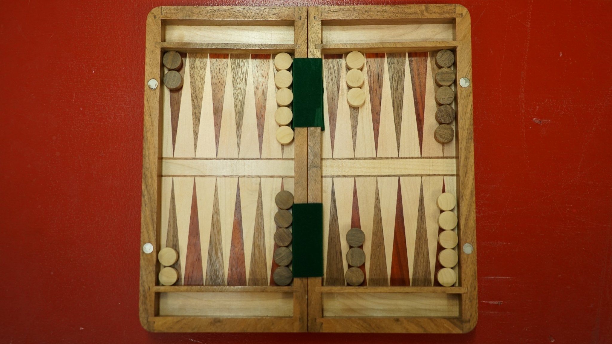 Ensemble jeu d'échecs et Backgammon - Coffre pliant - Magnétique - Coffre d'échecs et jeu d'échecs de voyage cadeau -12a - Rouge et Noir