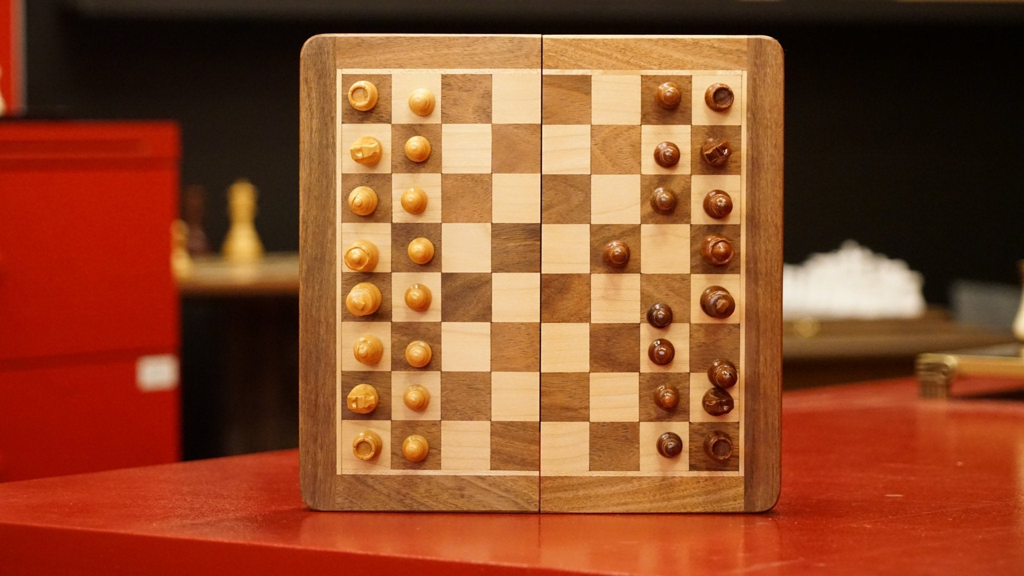 Ensemble jeu d'échecs et Backgammon - Coffre pliant - Magnétique - Coffre d'échecs et jeu d'échecs de voyage cadeau -12a - Rouge et Noir