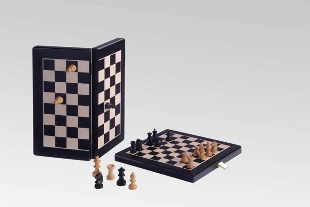 Jeu d'échecs de voyage magnétique en bois marqueté Ulbrich - Sycomore / Poirier teinté - Coffre d'échecs et jeu d'échecs de voyage - Rouge et Noir