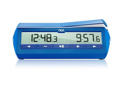 Pendule FIDE officielle - DGT 1500 - Bleue - accessoire d'échecs pendule d'échecs - Rouge et Noir