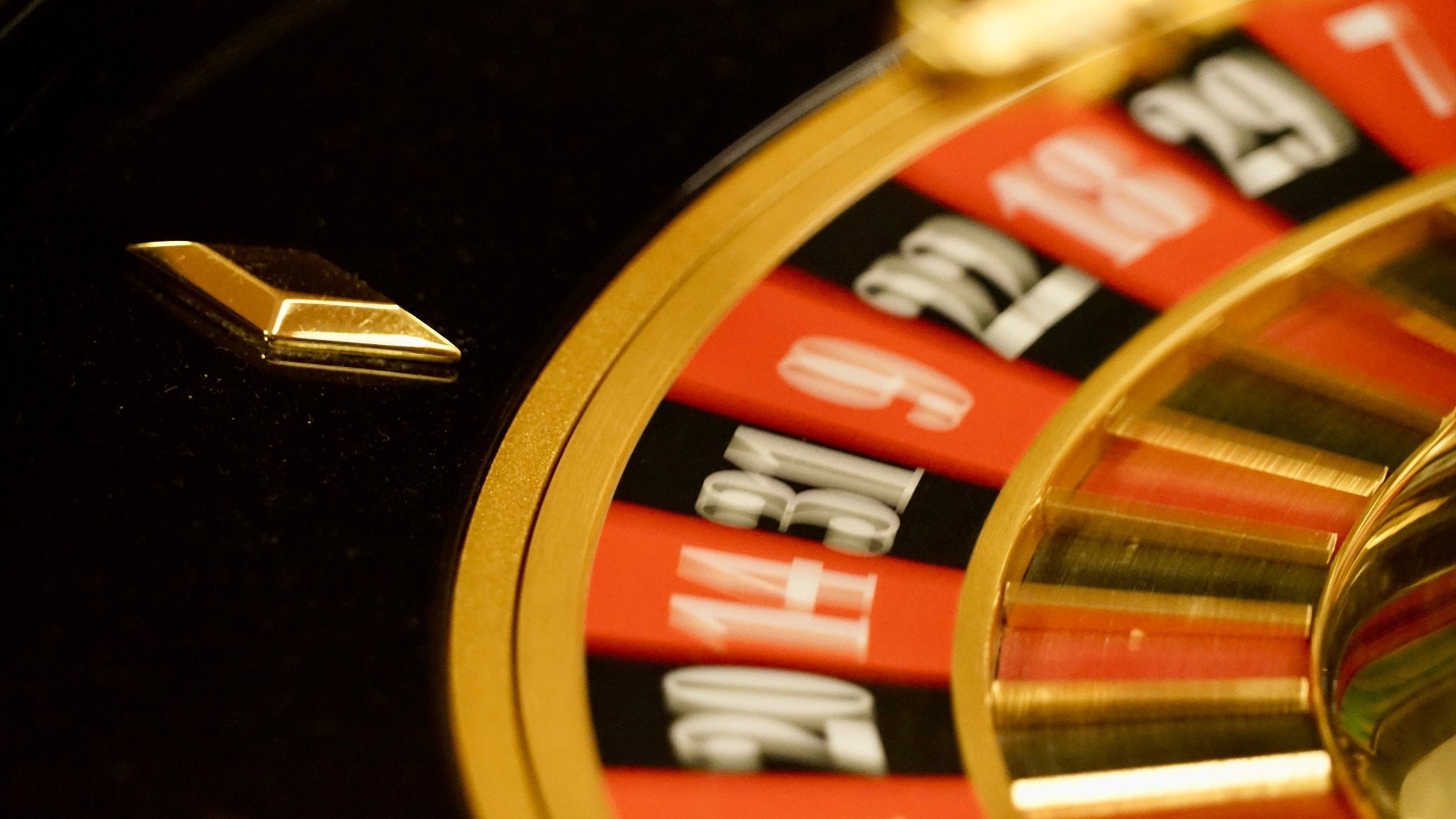 Roulette Romagnoli - Acajou - 60 cm - roulette simple en bois cadeau bel objet - Rouge et Noir