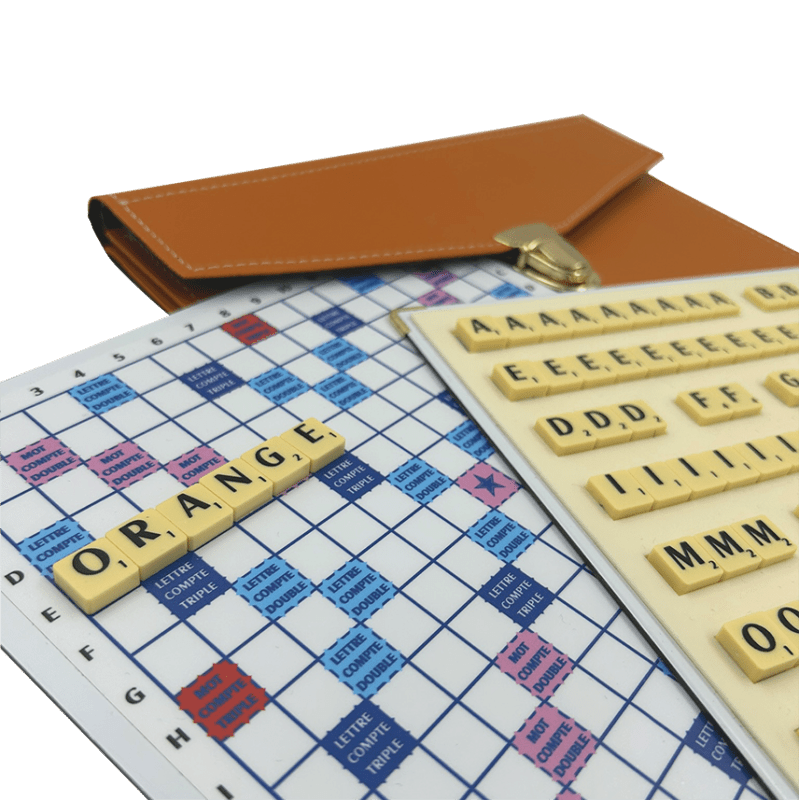 Scrabble Cuir Vegan - Magnétique - Orange - Jeux de Lettres et de Chiffres cadeau bel objet - Rouge et Noir